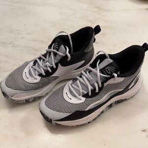 Under Armour Curry Basketball Shoes, size 10.5